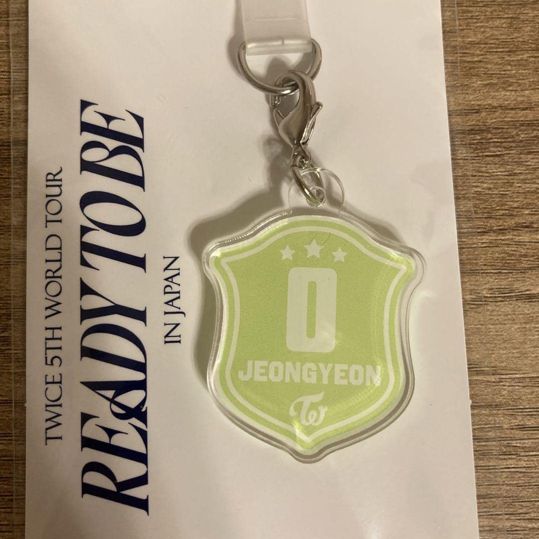 Amazon.co.jp: TWICE READY TO BE アクリルチャーム付き